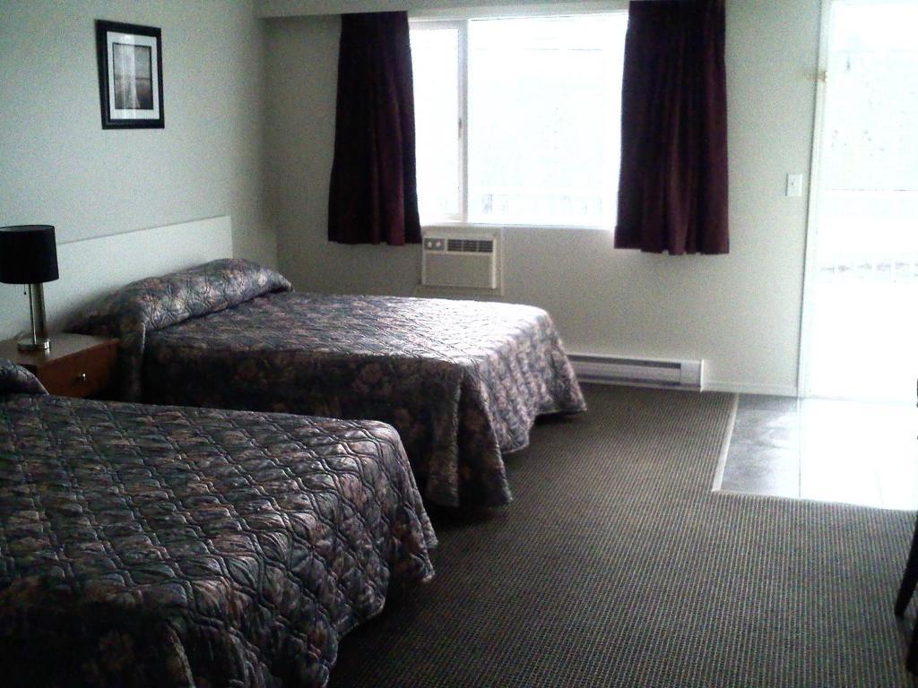 Caravan Inn เควสเนล ภายนอก รูปภาพ